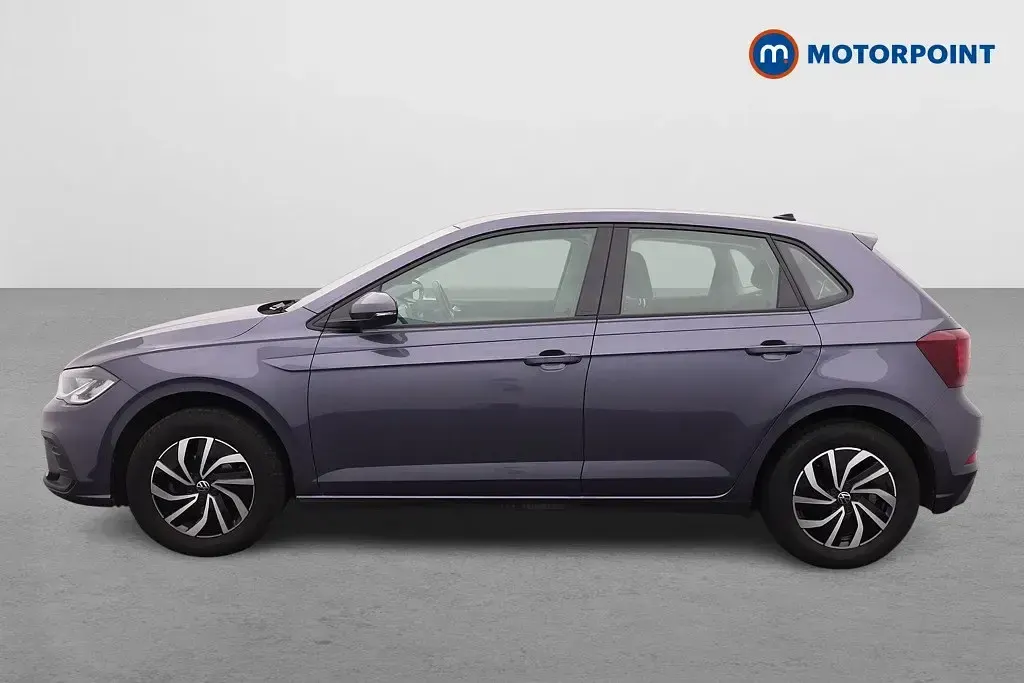 Begagnad VW Polo Life 2024 Grå Halvkombi