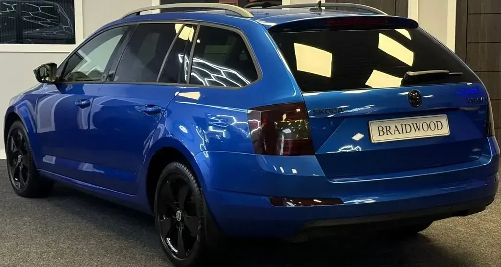 Used Skoda Octavia Sport 150 HP (110 kW) 2017 Blue Estate