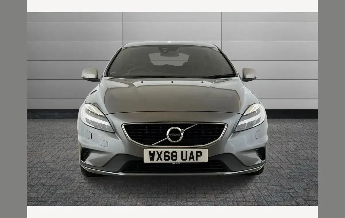 Gebraucht Volvo V40 R-Design 122 PS (89 kW) 2018 Grau Kleinwagen