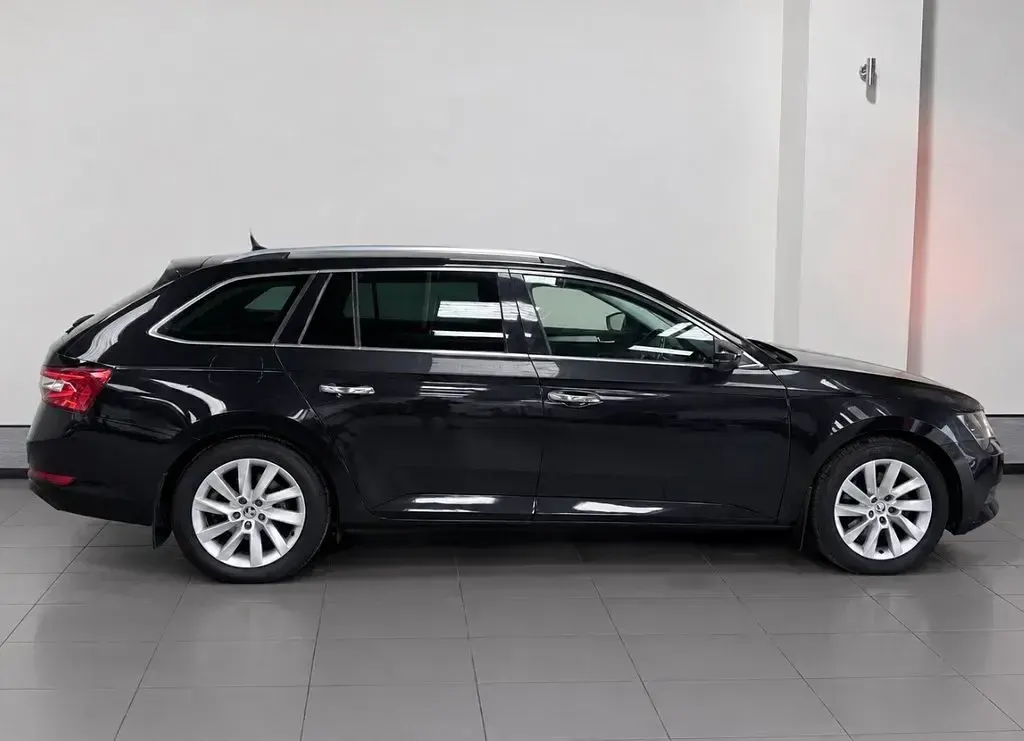 Used Skoda Superb SE Technology 120 HP (88 kW) 2018 Black Estate