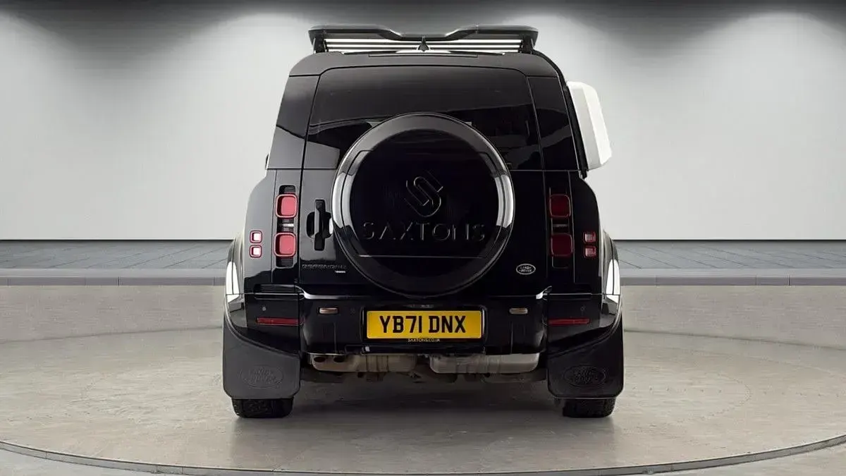 Used Land Rover Defender HSE Dynamic 300 HP (220 kW) 2021 Santorini black SUV