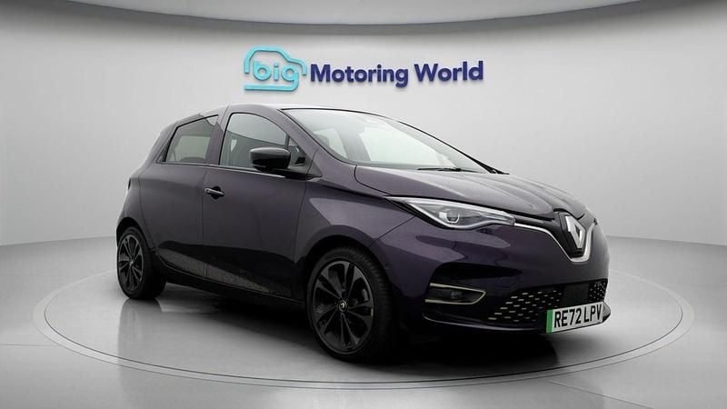 Mauve/purple Used 2022 Renault Zoe Iconic Hatchback | £11,200 (Fair price) - Image 1/4