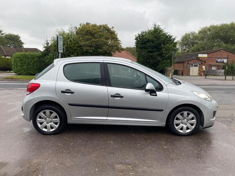 Silver Used 2009 Peugeot 207 Hatchback | £1,799 (Fair price) - Image 1/4