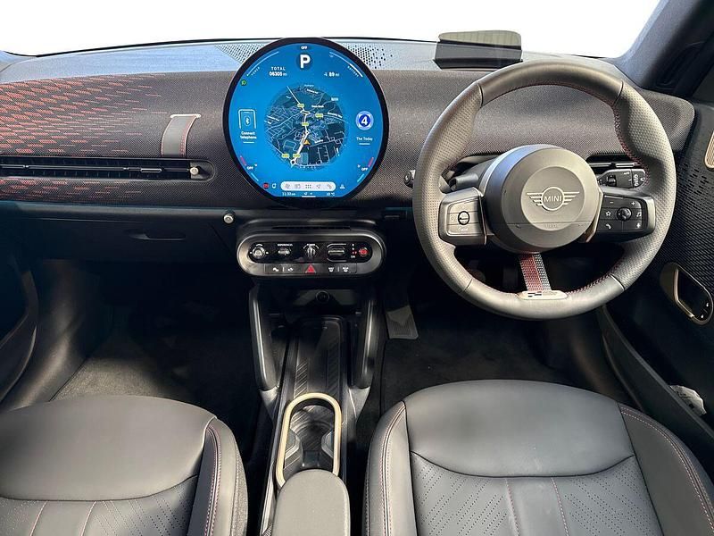 Used Mini Cooper SE Hatch 158 kW (215 HP) 2025 White Hatchback