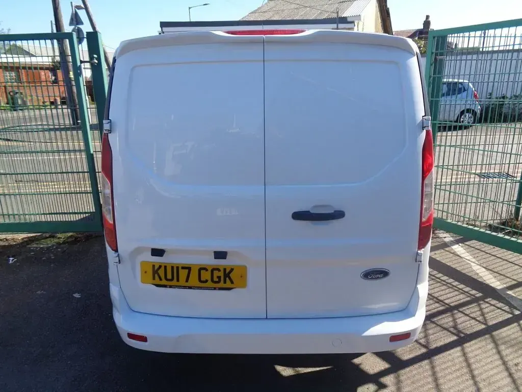 Used Ford Transit Connect 100 HP (73 kW) 2017 White MPV