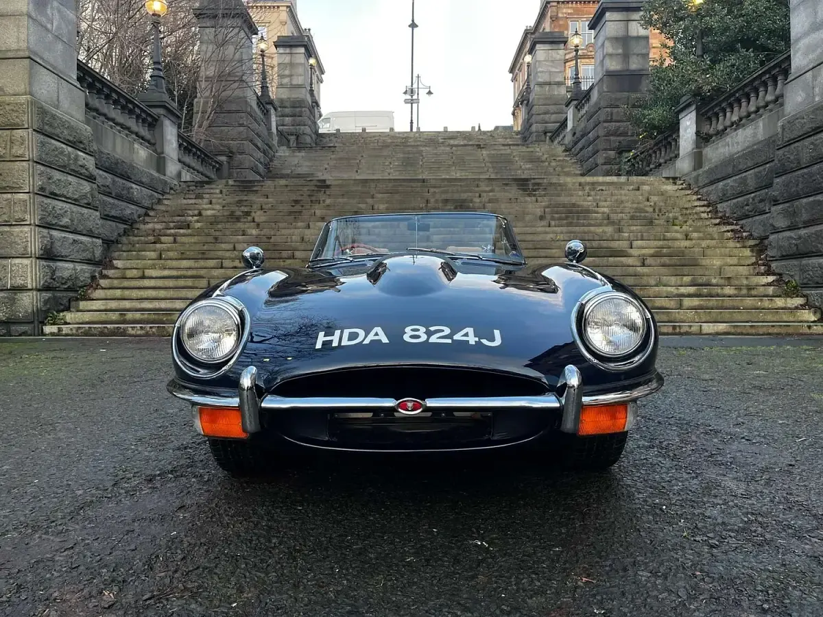 Used Jaguar E-Type 265 HP (194 kW) 1972 Blue Cabriolet