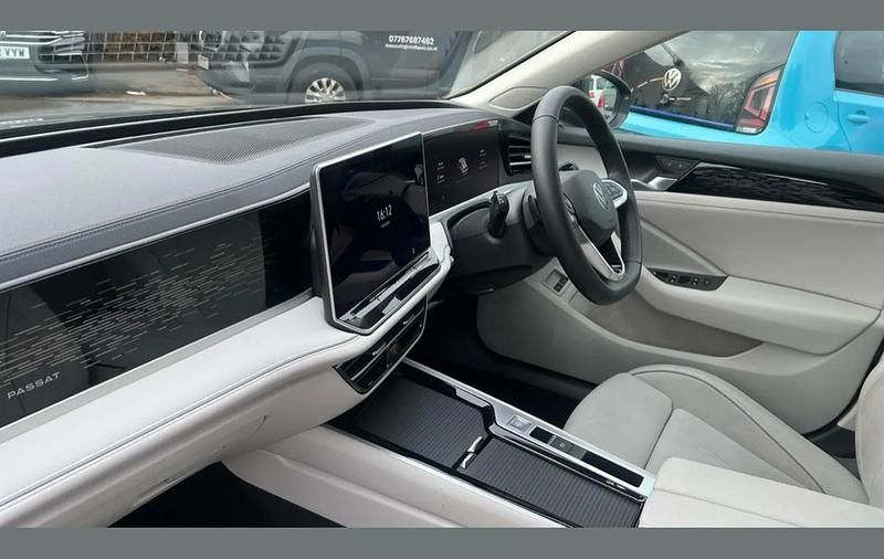 Used VW Passat Elegance 200 HP (147 kW) 2025 Black Estate
