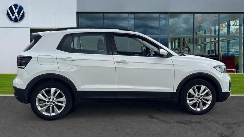 Used VW T-Cross SE 95 HP (69 kW) 2023 Pure white SUV