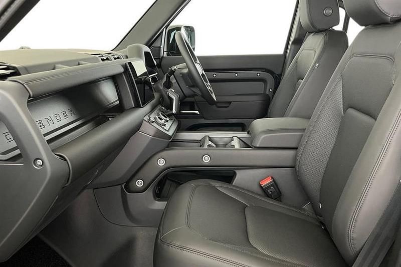 Used Land Rover Defender SE Dynamic 249 HP (183 kW) 2025 Unknown Estate