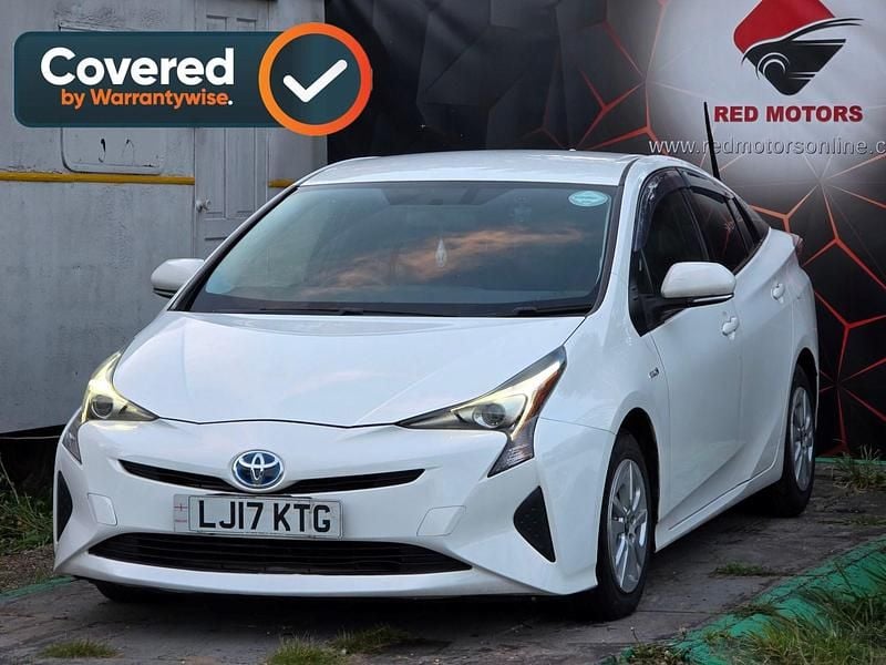 Used Toyota Prius 70 HP (51 kW) 2022 White Hatchback
