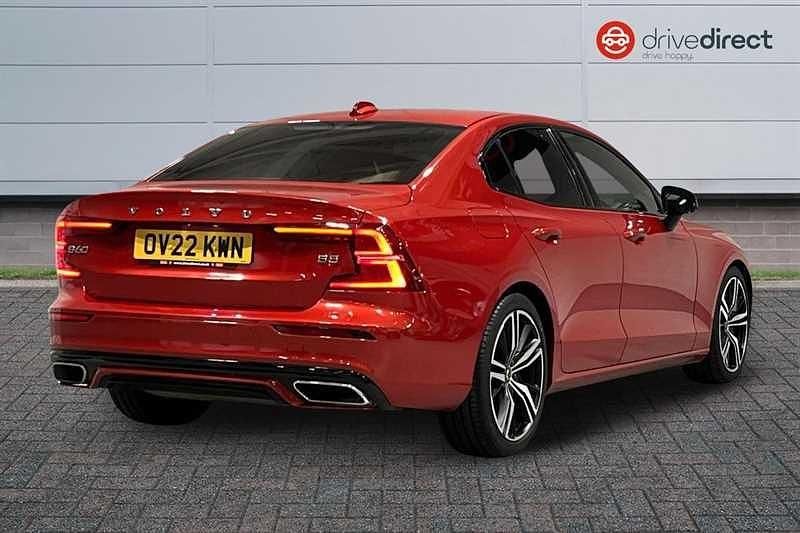 Used Volvo S60 R-Design 250 HP (183 kW) 2022 Red Sedan