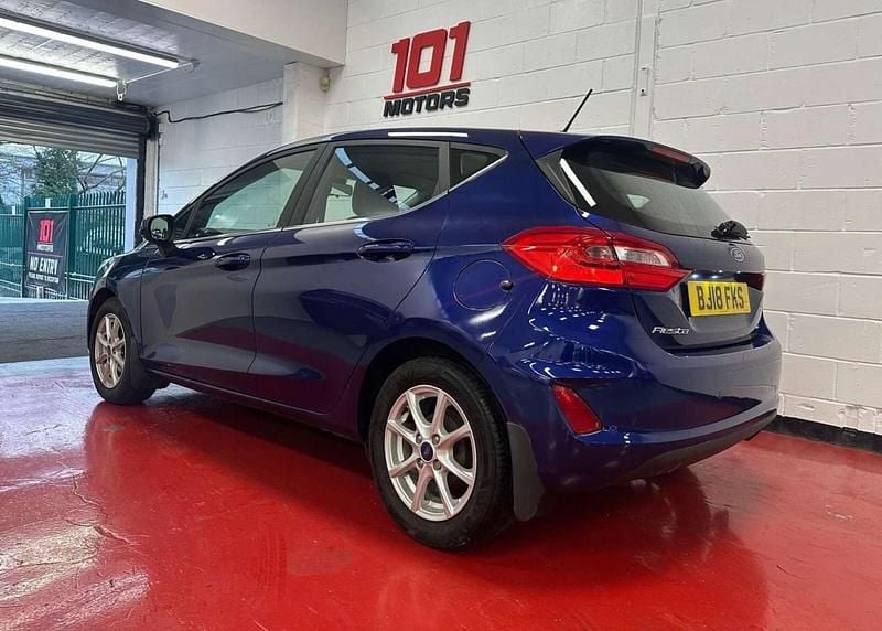 Used Ford Fiesta Zetec 100 HP (73 kW) 2018 Blue Hatchback