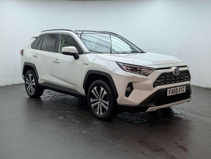 Used Toyota RAV4 Hybrid 222 HP (163 kW) 2019 White SUV
