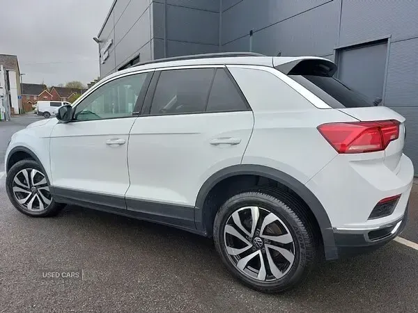 Used VW T-Roc Active 110 HP (80 kW) 2022 White SUV