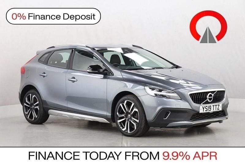 Usado Volvo V40 CC Pro 152 HP (111 kW) 2019 Carrinha