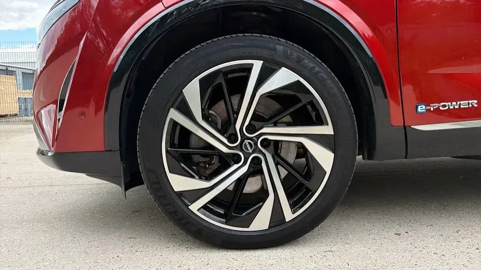 Used Nissan Qashqai Tekna+ 190 HP (139 kW) 2025 Red SUV