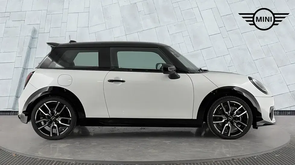 Used Mini Cooper S Hatch 201 HP (147 kW) 2025 White Hatchback