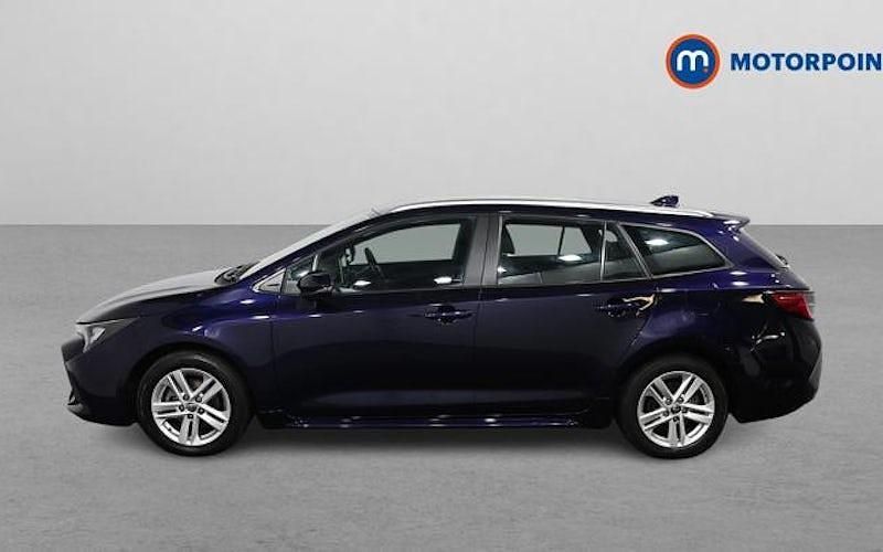 Used Toyota Corolla 122 HP (89 kW) 2022 Blue Estate