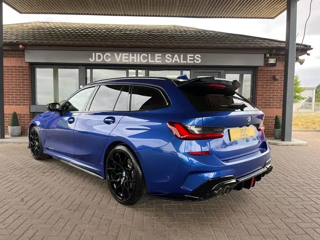 Used BMW 330 M Sport 288 HP (211 kW) 2022 Blue Estate