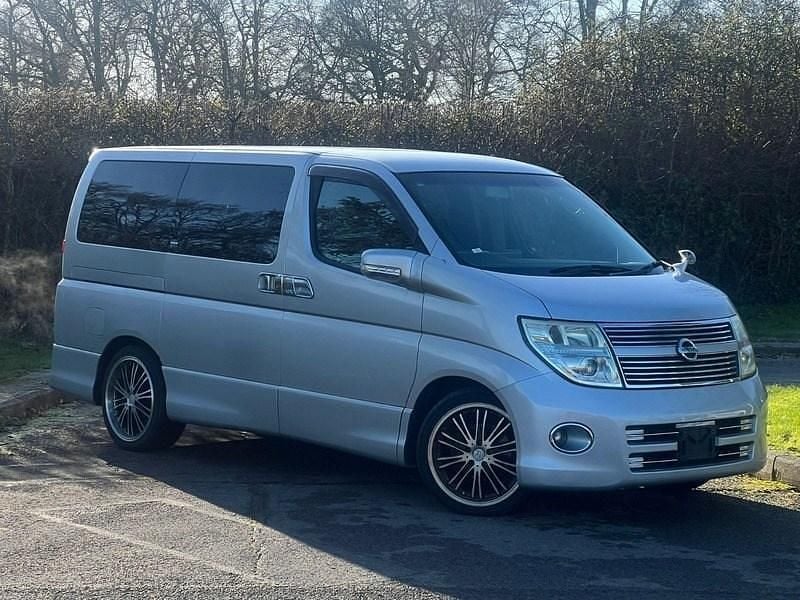 Brilliant silver Used 2008 Nissan Elgrand MPV | £8,990 (Good price) - Image 1/4