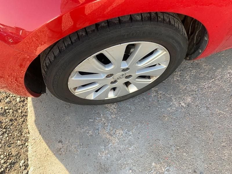 Used Kia Rio 85 HP (62 kW) 2013 Red Hatchback