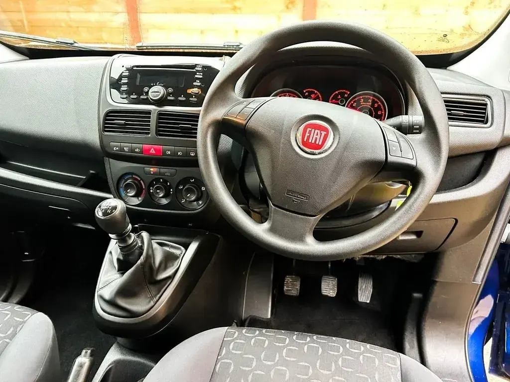 Usado Fiat Doblò Easy 2017 Azul Monovolume