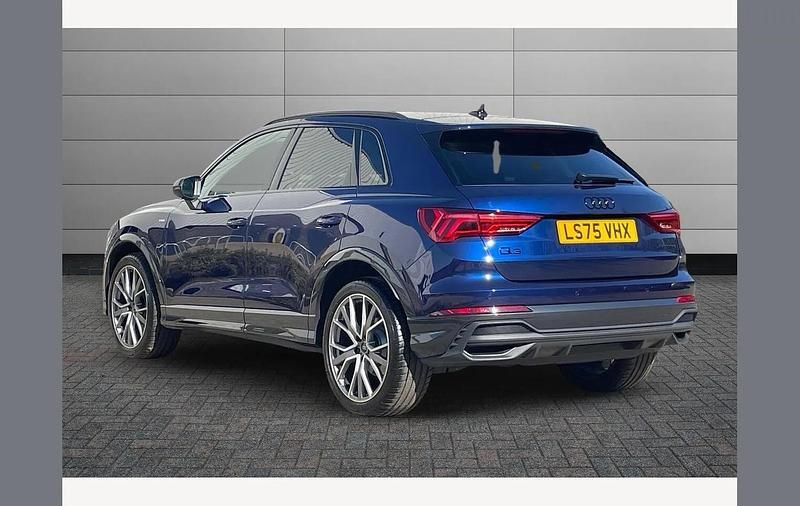 New Audi Q3 Black Edition 150 HP (110 kW) 2025 Navarra blue SUV