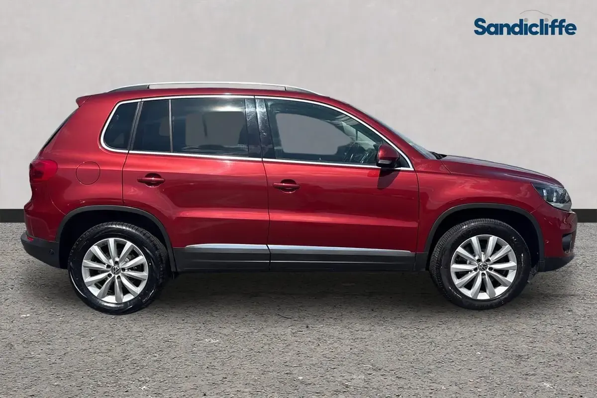 Used VW Tiguan Match 150 HP (110 kW) 2015 Red SUV