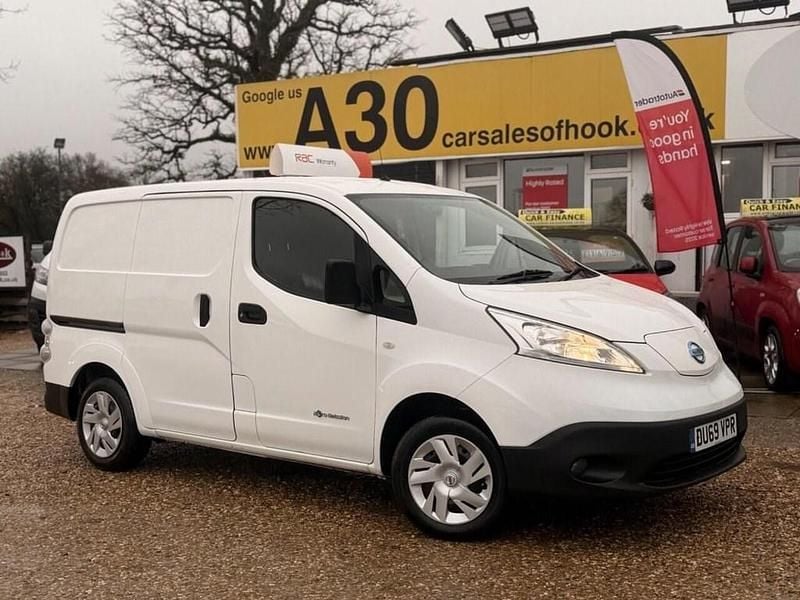 Used Nissan e-NV200 Visia 80 kW (109 HP) 2019 White MPV