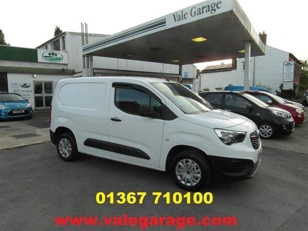 White Used 2019 Vauxhall Combo Edition MPV | £6,000 (Fair price) - Image 1/1