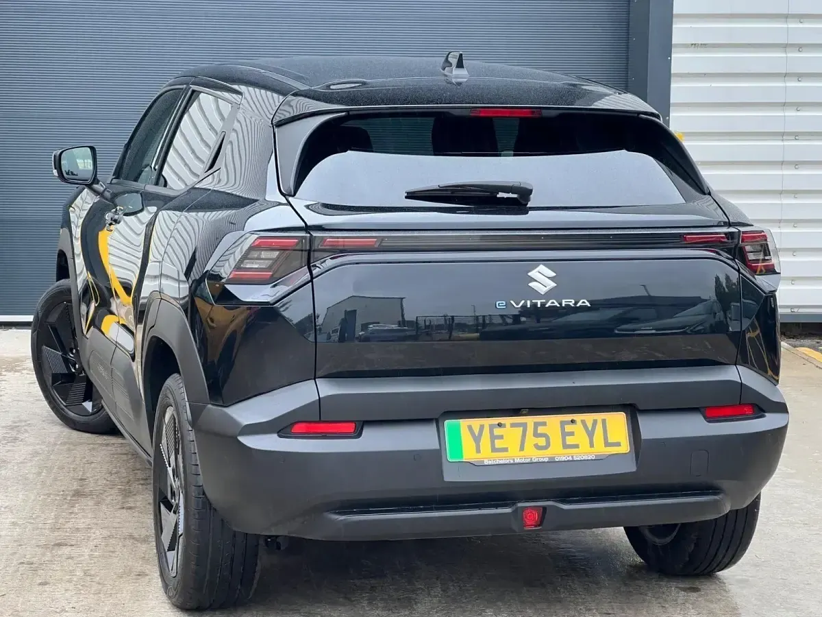 Used Suzuki e-Vitara 105 kW (144 HP) 2025 SUV