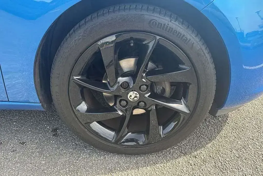 Used Vauxhall Adam 68 HP (50 kW) 2017 Blue Hatchback