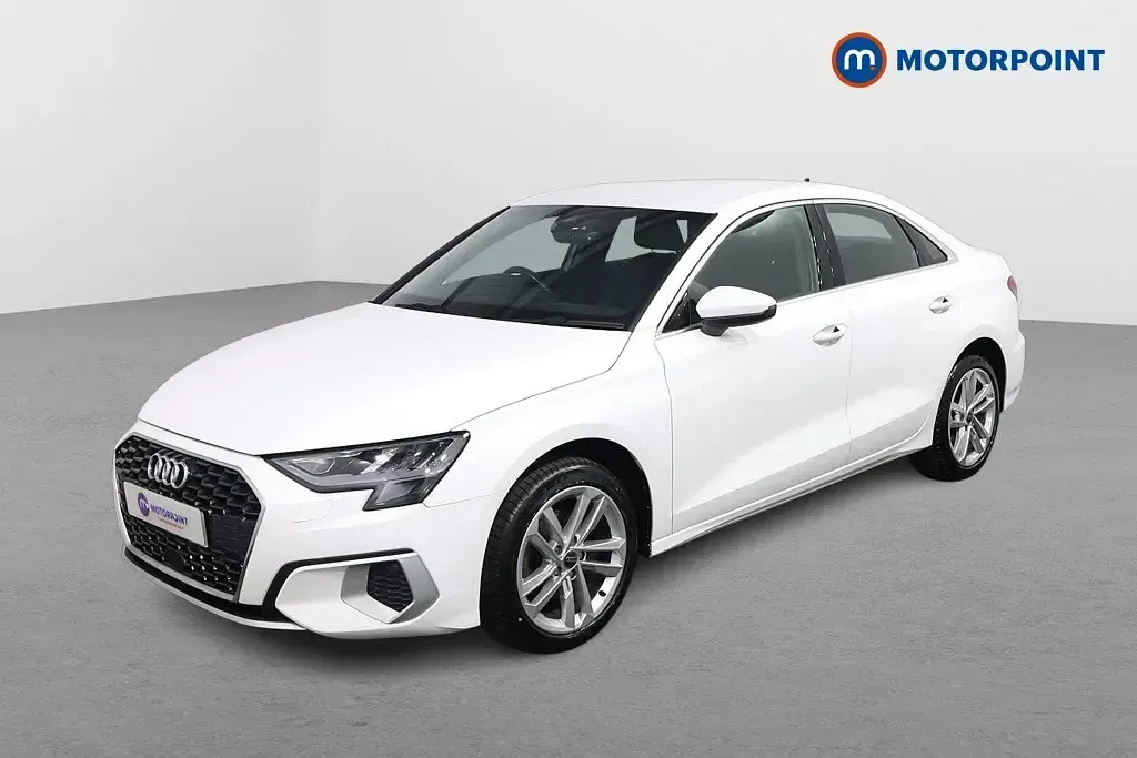 Usado Audi A3 Sport 150 HP (110 kW) 2023 Branco Sedan
