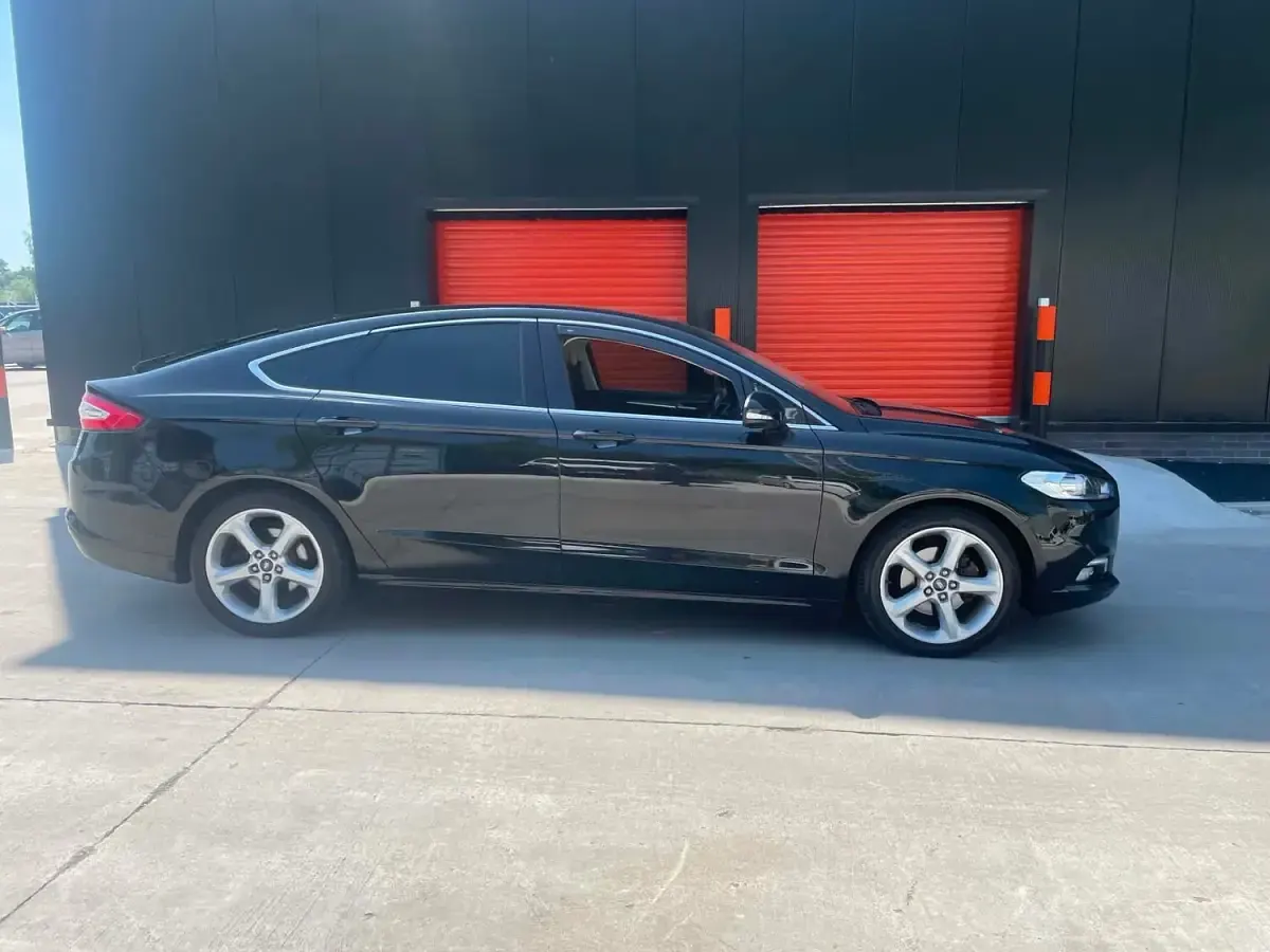 Used Ford Mondeo Titanium 150 HP (110 kW) 2018 Black Hatchback
