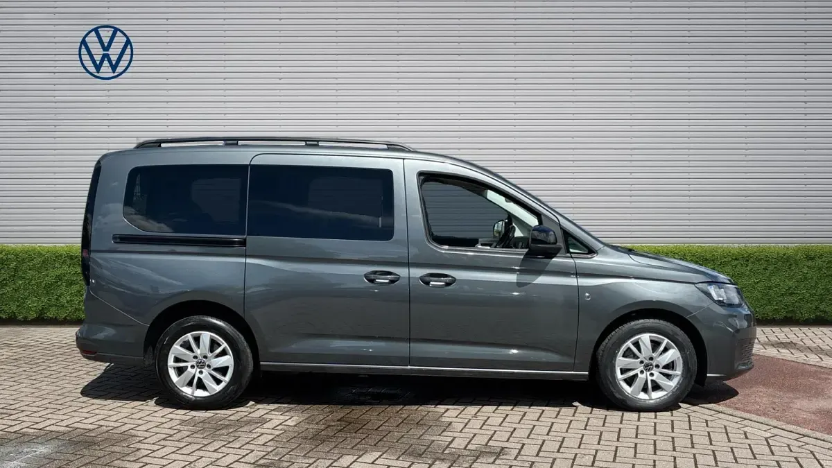 Used VW Caddy Maxi Life 122 HP (89 kW) 2023 Grey MPV