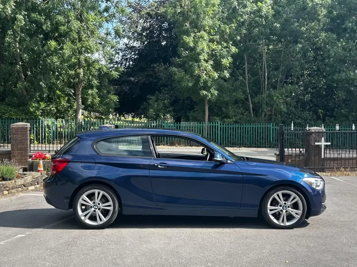 Used BMW 118 Sport Line 2013 Blue Hatchback