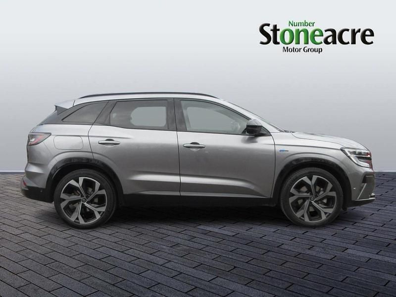 Used Renault Austral Iconic Esprit Alpine 200 HP (147 kW) 2024 Grey SUV