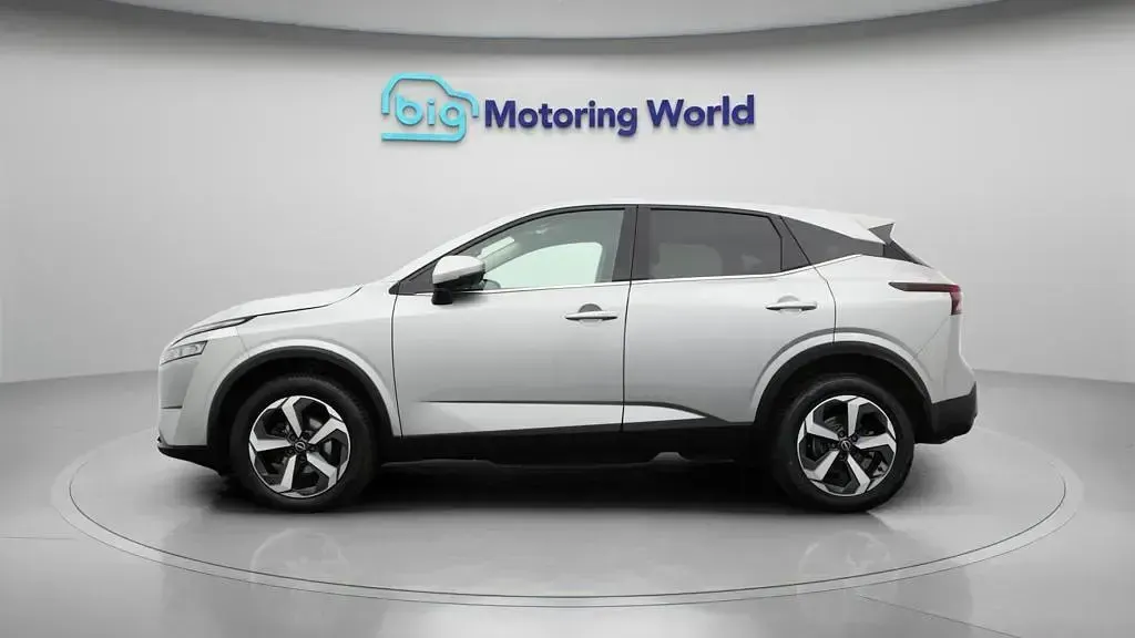 Used Nissan Qashqai N-Connecta 140 HP (102 kW) 2023 Silver SUV
