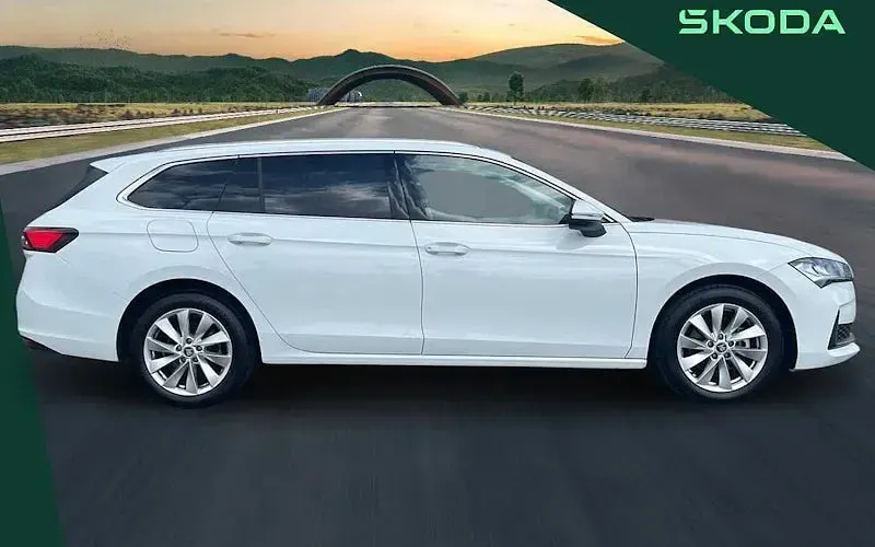 Second-hand Skoda Superb SE Technology 150 CP (110 kW) 2025 Alb Break