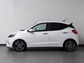 Used Hyundai i10 Premium 67 HP (49 kW) 2023 White Hatchback