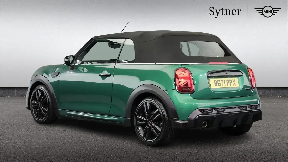 Usado Mini Cooper Sport 134 CV (98 kW) 2021 Verde Utilitario