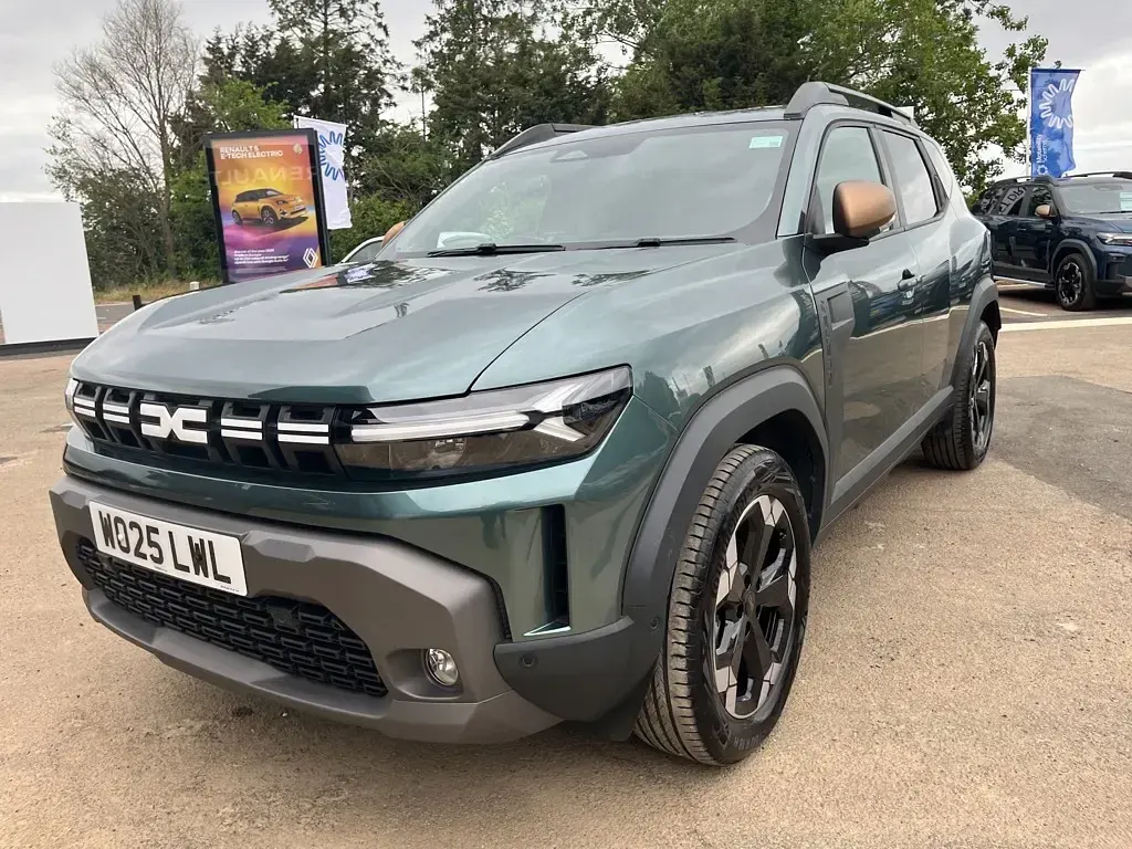 Used Dacia Duster Extreme 2025 Green SUV