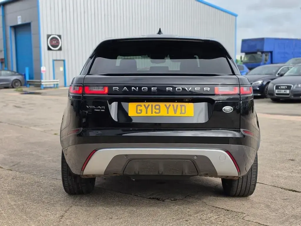 Used Land Rover Range Rover Velar HSE Dynamic 250 HP (183 kW) 2019 Black SUV