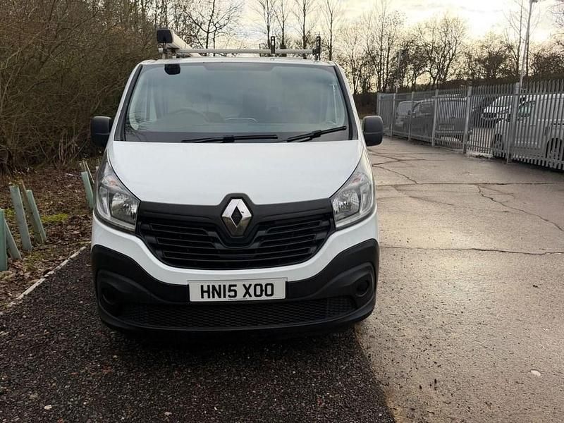 Used Renault Trafic Business 2015 White MPV
