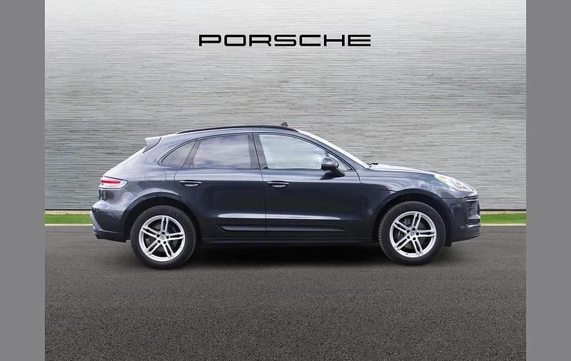 Used Porsche Macan 261 HP (191 kW) 2024 Grey SUV