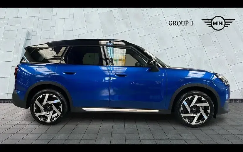 Used Mini Countryman Exclusive 215 HP (158 kW) 2025 Blue SUV