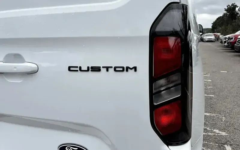Used Ford Transit Custom Limited 232 HP (170 kW) 2025 White Van