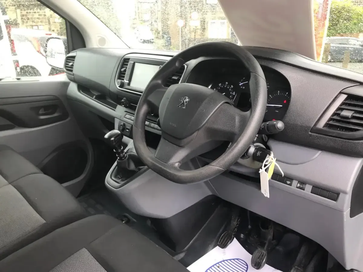 Second-hand Peugeot Expert Premium 2022 Gri Van
