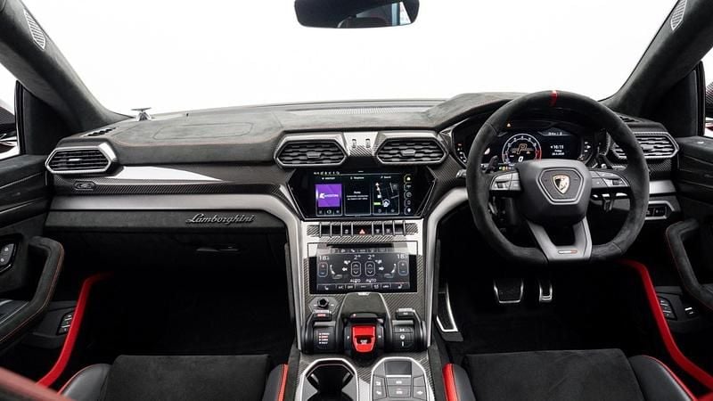 Used Lamborghini Urus 666 HP (489 kW) 2024 Red SUV