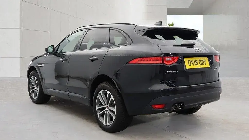 Used Jaguar F-Pace R-Sport 180 HP (132 kW) 2018 Black SUV